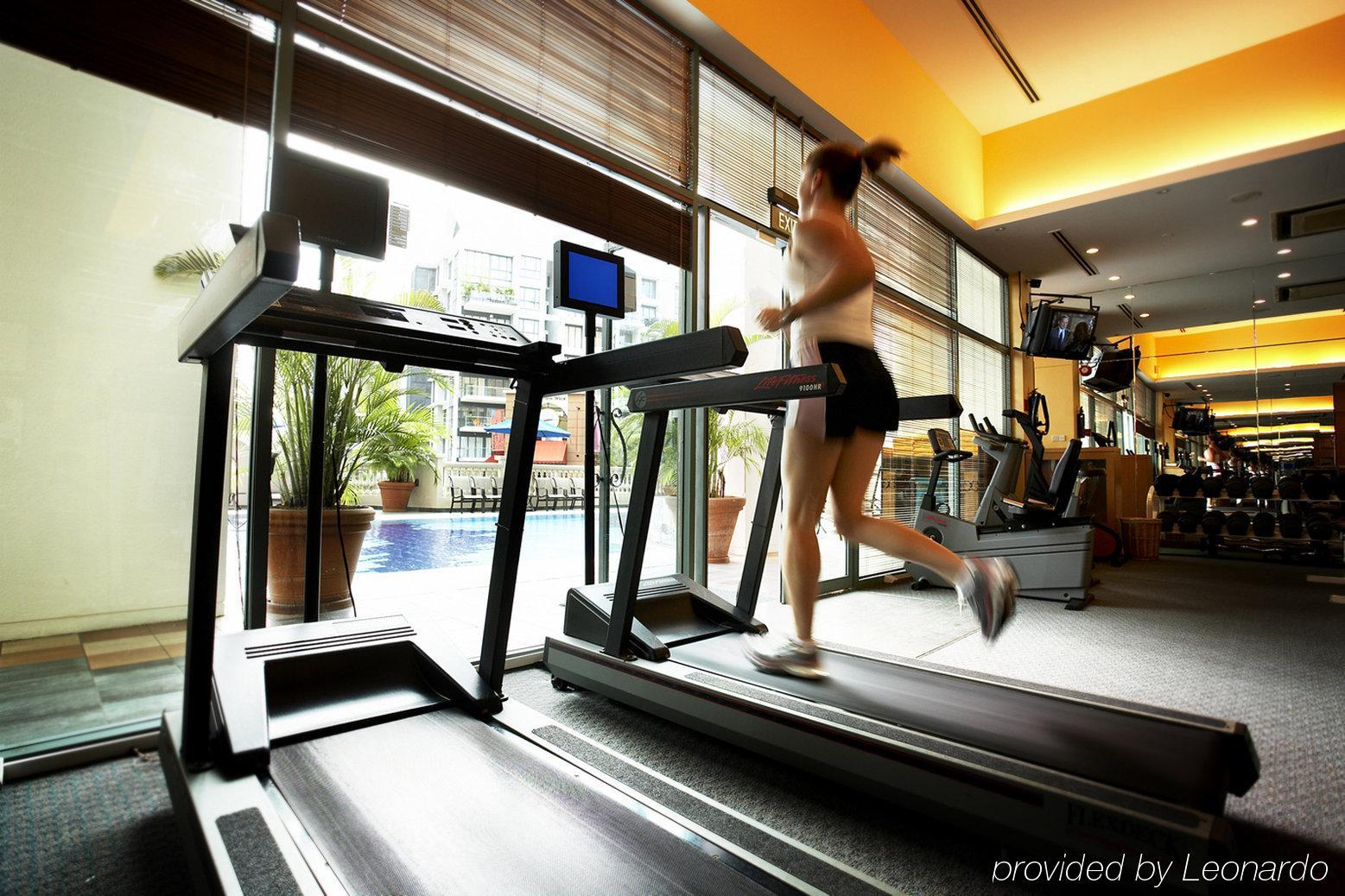 Fraser Place Robertson Walk Singapur Einrichtungen foto A treadmill in use
